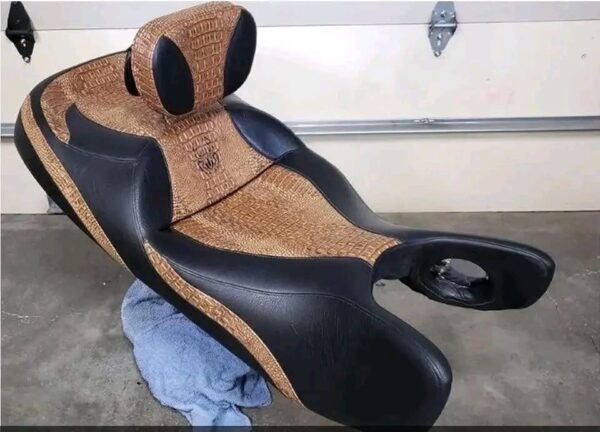 CanAm Spyder Customised Heated Seat With Backrest - Image 2
